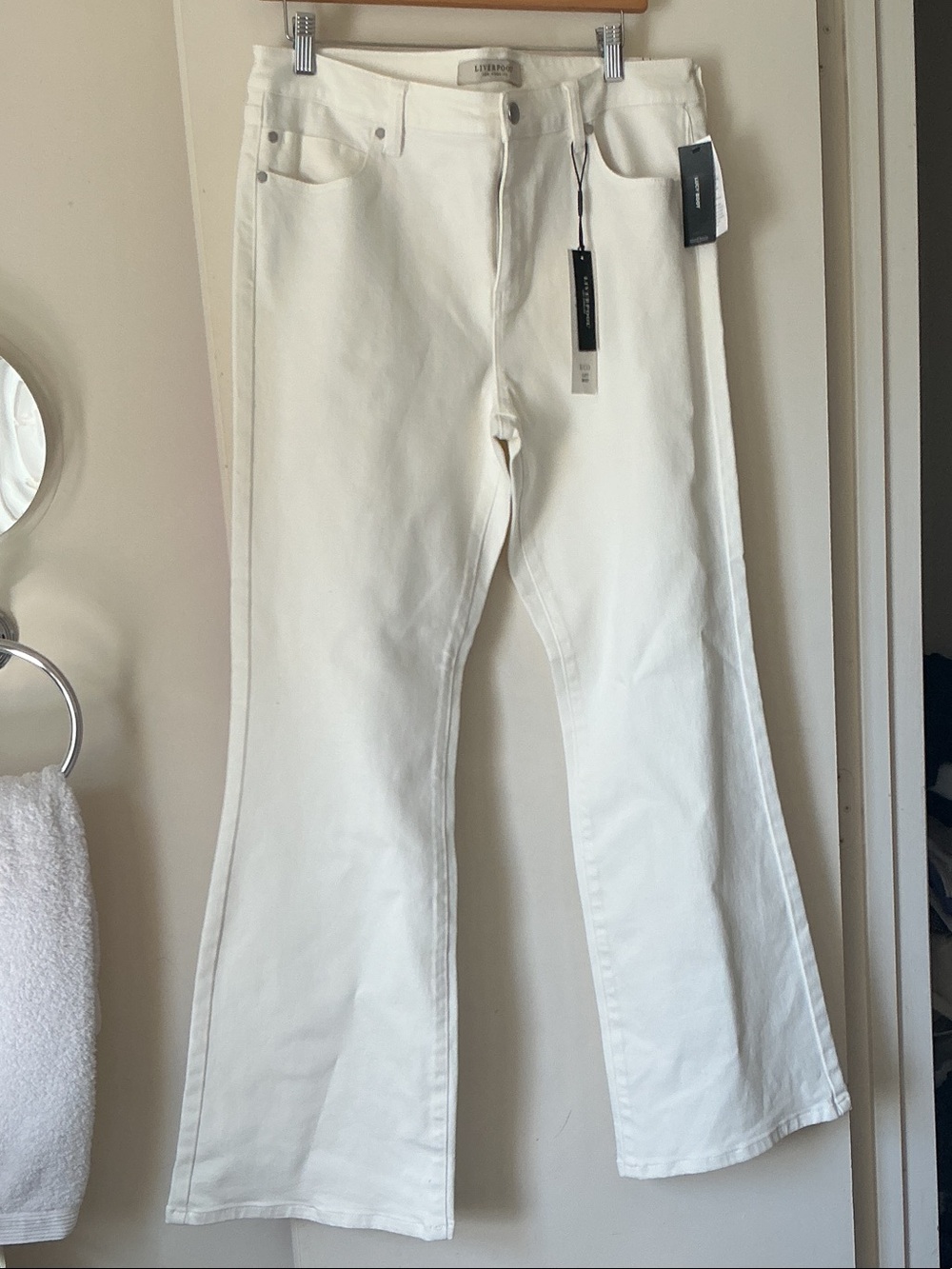 Liverpool Lucy boot Women’s White Flare Jeans